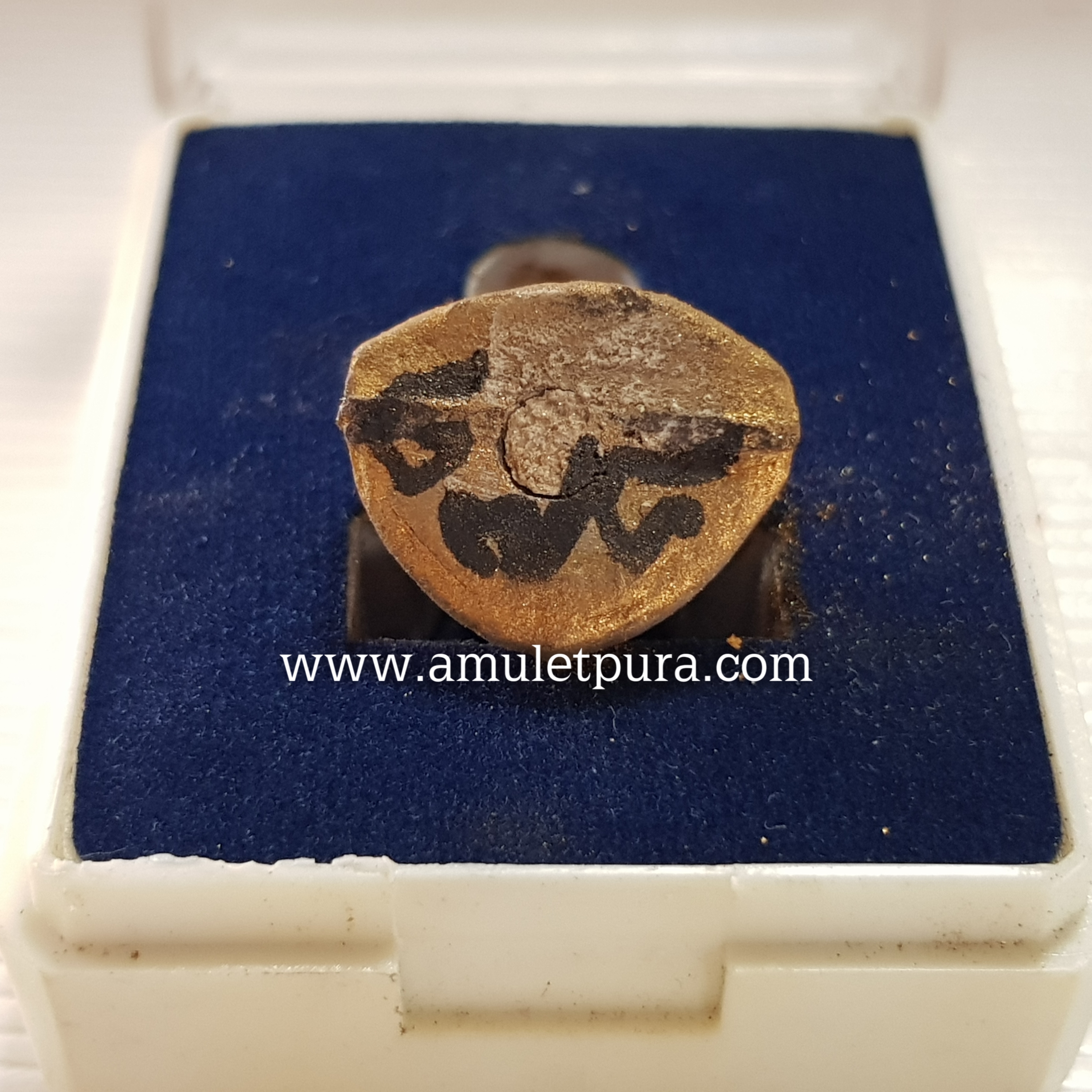 กุมารทองโชคทวี (มวลสารอาถรรพ์เนื้อผงดินเจ็ดป่าช้า ปัดทอง อุดด้วยผงพรายกุมาร)ปี52 หลวงปู่คำบุ วัดกุดชมภู จ.อุบลราชธานี (หมายเลข 478)