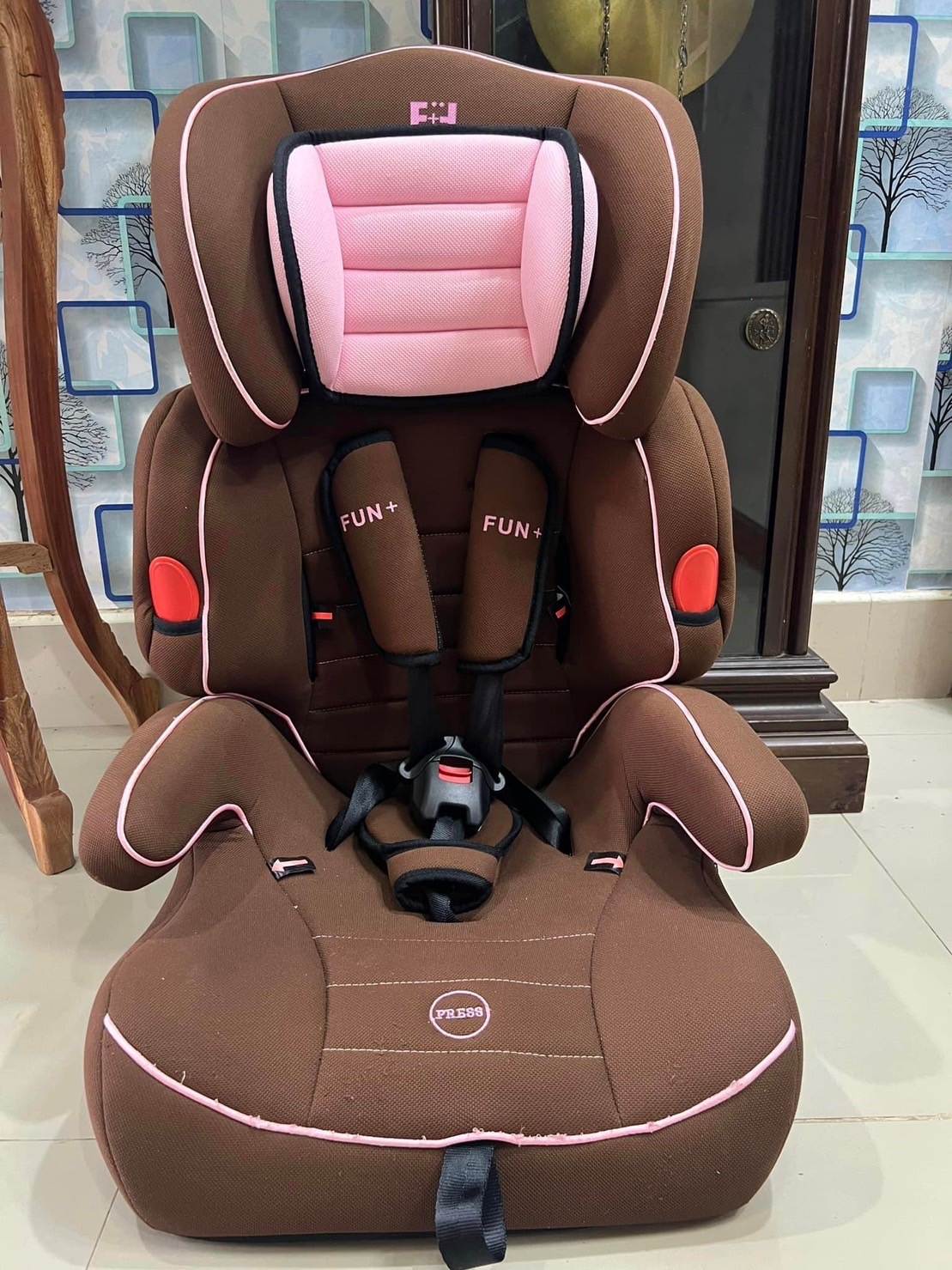 FUN FUN บูทเตอร์ซีท แบรนด์ FUN FUN Car seat 1-12ขวบ สภาพสวย 90%