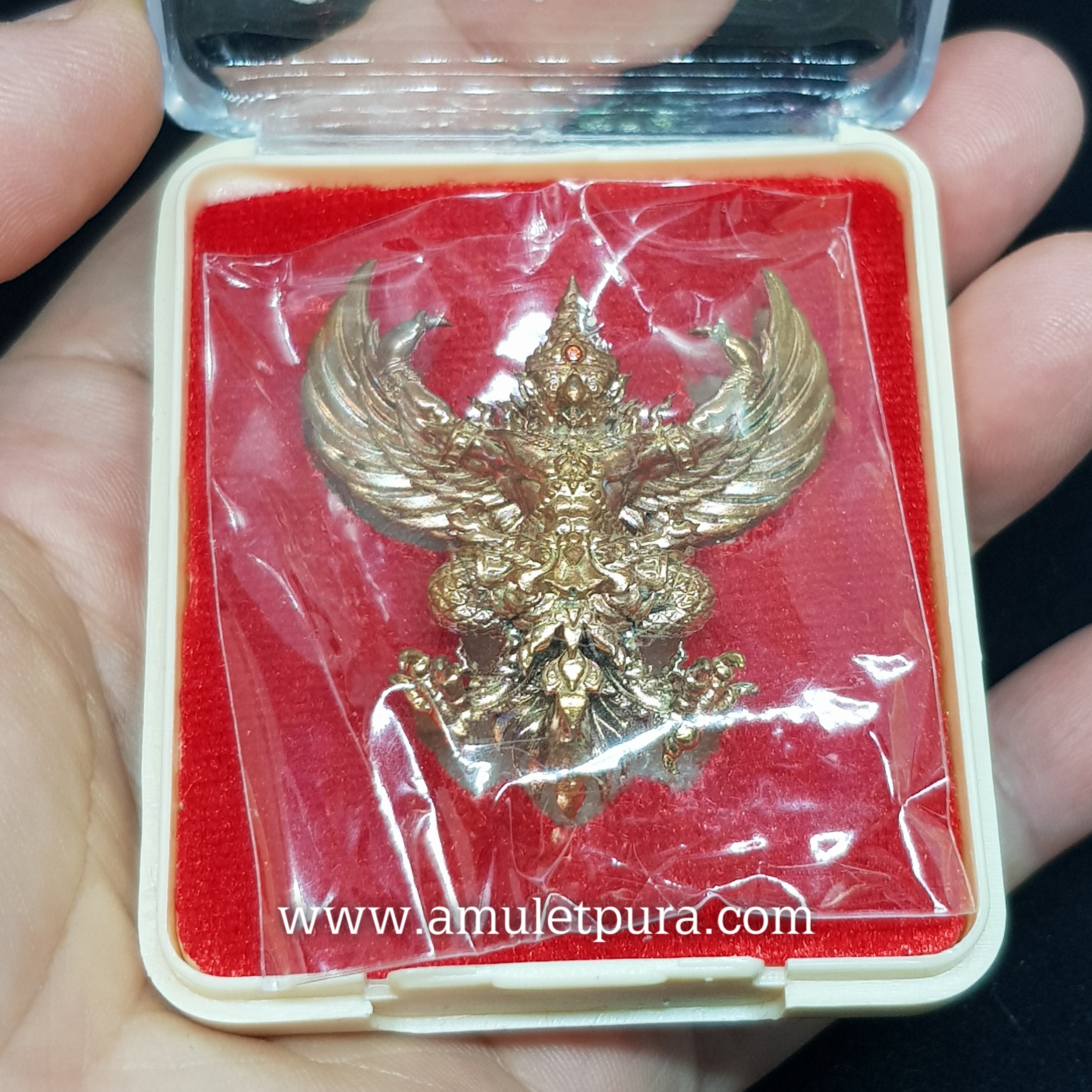 พญาครุฑผู้ทรงอิทธิฤทธิ์ทั่วหล้า(เบญจโลหะ ทับทิม)พิมพ์ใหญ่ รุ่นคำภีร์เศรษฐี168 ปี63 วัดหนองไผ่ จ.อุทัยธานี(มีโค้ด หมายเลข301)