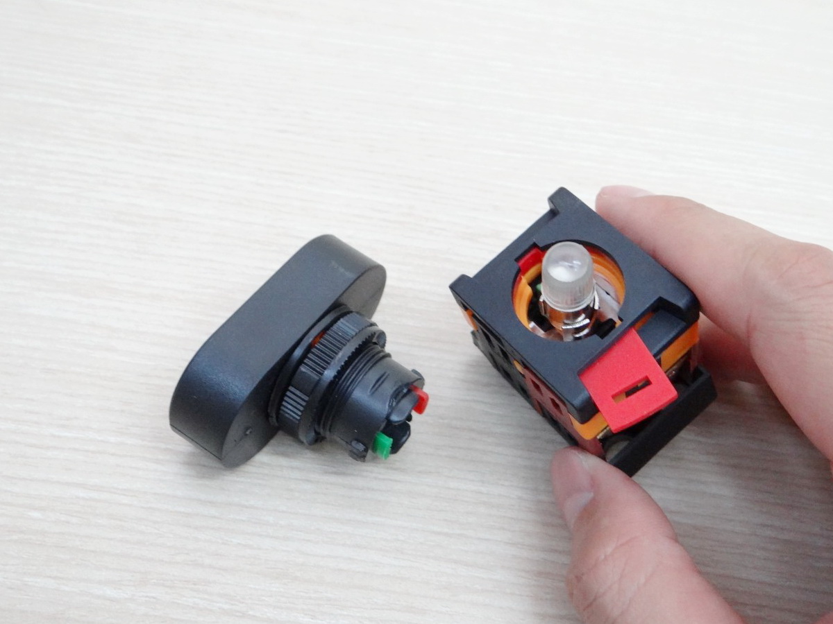 APBB-22N Control Push Button Switch With (220V LED light) Start/Stop 10A/600V (กดติด-ปล่อยดับ)