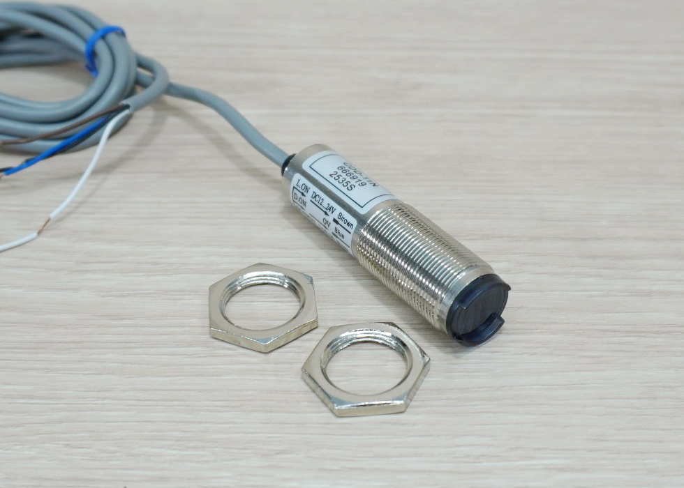 CDD-11N Photoelectric Switch 2-11cm Detection Range Adjust (NPN, NO/NC)