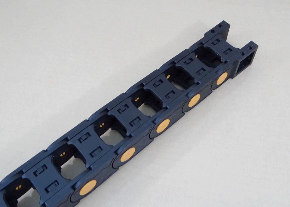 20 X 30 mm Cable Drag Chain R55mm ยาว 1M และ End Connectors (Bridge opening)