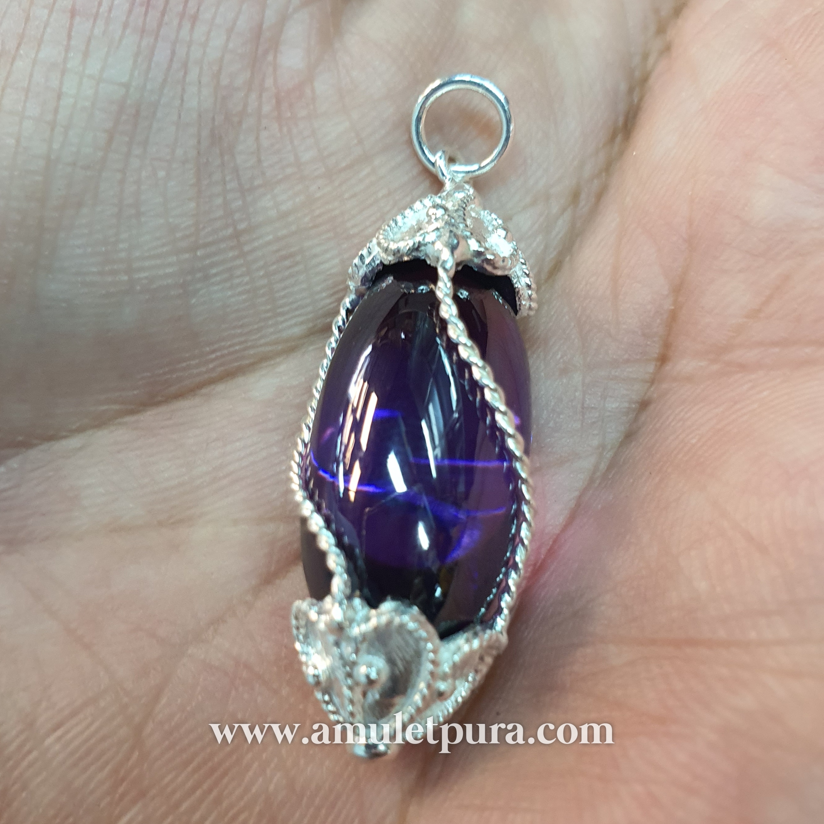 จี้เพชรพญานาคสัณฐานลูกรักบี้ : สีม่วง