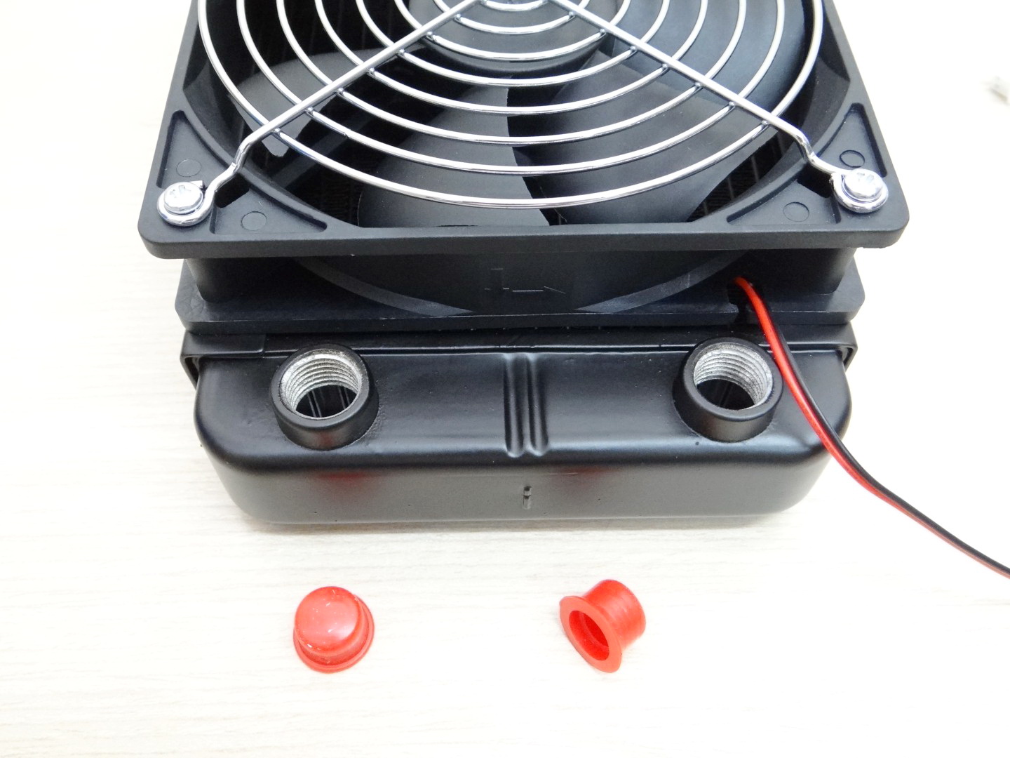240mm Aluminum Radiator Water Cooling 18 Tube Heat Exchanger หัวเกลียว 1/8BSP (9.5mm) + 2 Fan 12V DC