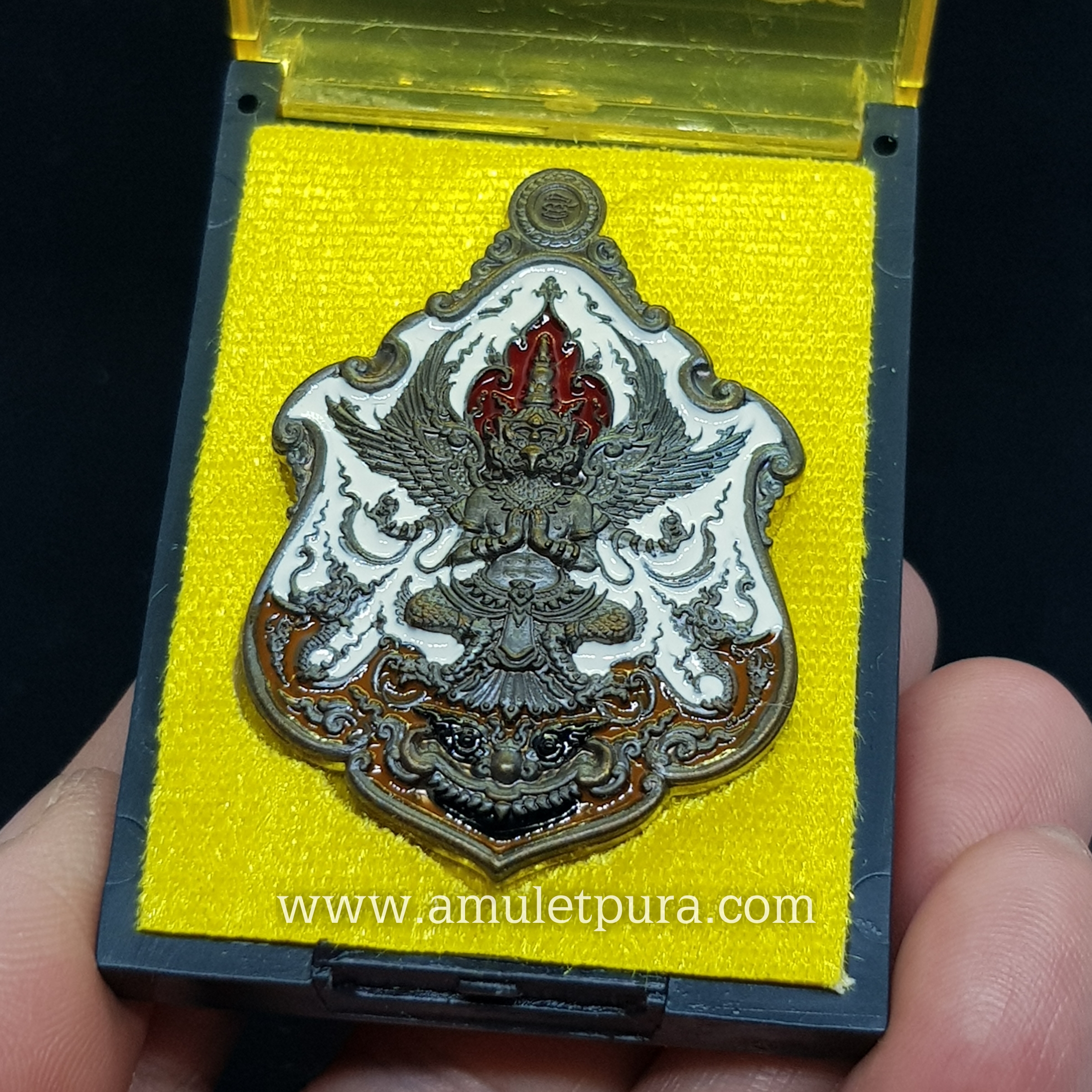 เหรียญพญาครุฑ(เนื้อมหาชนวนลงยา4สี (ขาว/แดง/ส้ม/ดำ)รุ่นเจ้าสัวเวนไตย ปี63 หลวงพ่อฟู วัดบางสมัคร จ.ฉะเชิงเทรา(มีโค้ด หมายเลข157)