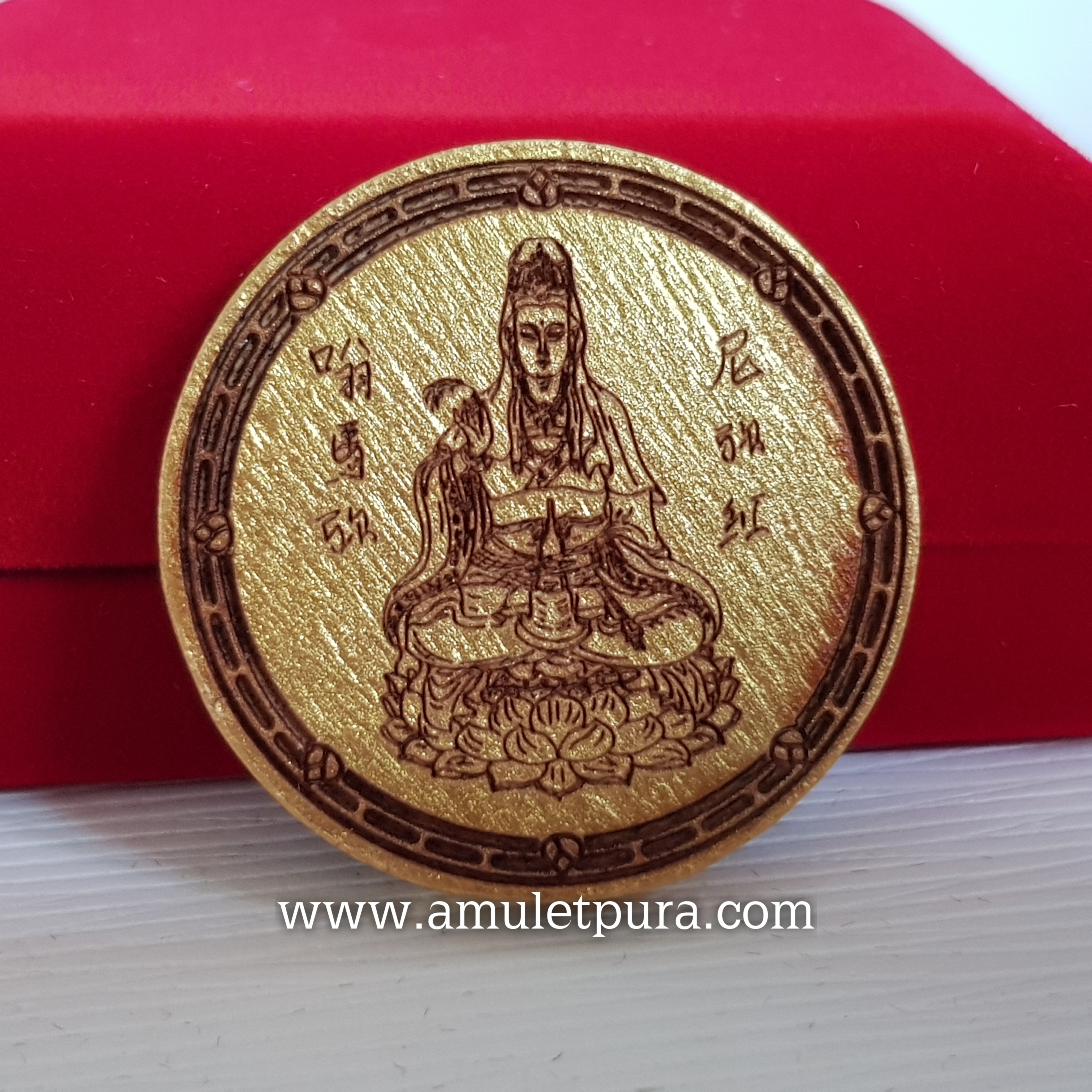 พระศรีอาริยะเมตไตรยมหาโพธิสัตว์หลังพระมหาโพธิสัตว์กวนอิมประทานพร(ไม้ตะเคียนทอง 3.5 ซ.ม.)พระอาจารย์โต วัดพระบาทปางแฟน จ.เชียงใหม่(มีโค้ด หมายเลข ๗๖)