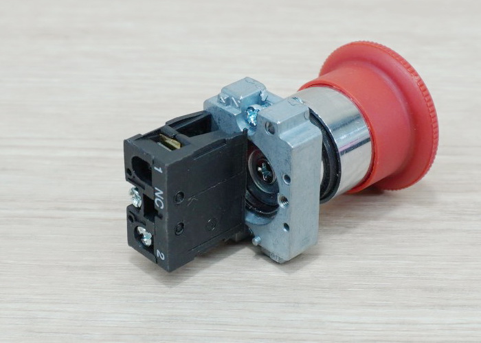 XB2-BS542 (1NC / ZB2-BE102) Contact Twist Emergency Push Button Switch 22mm