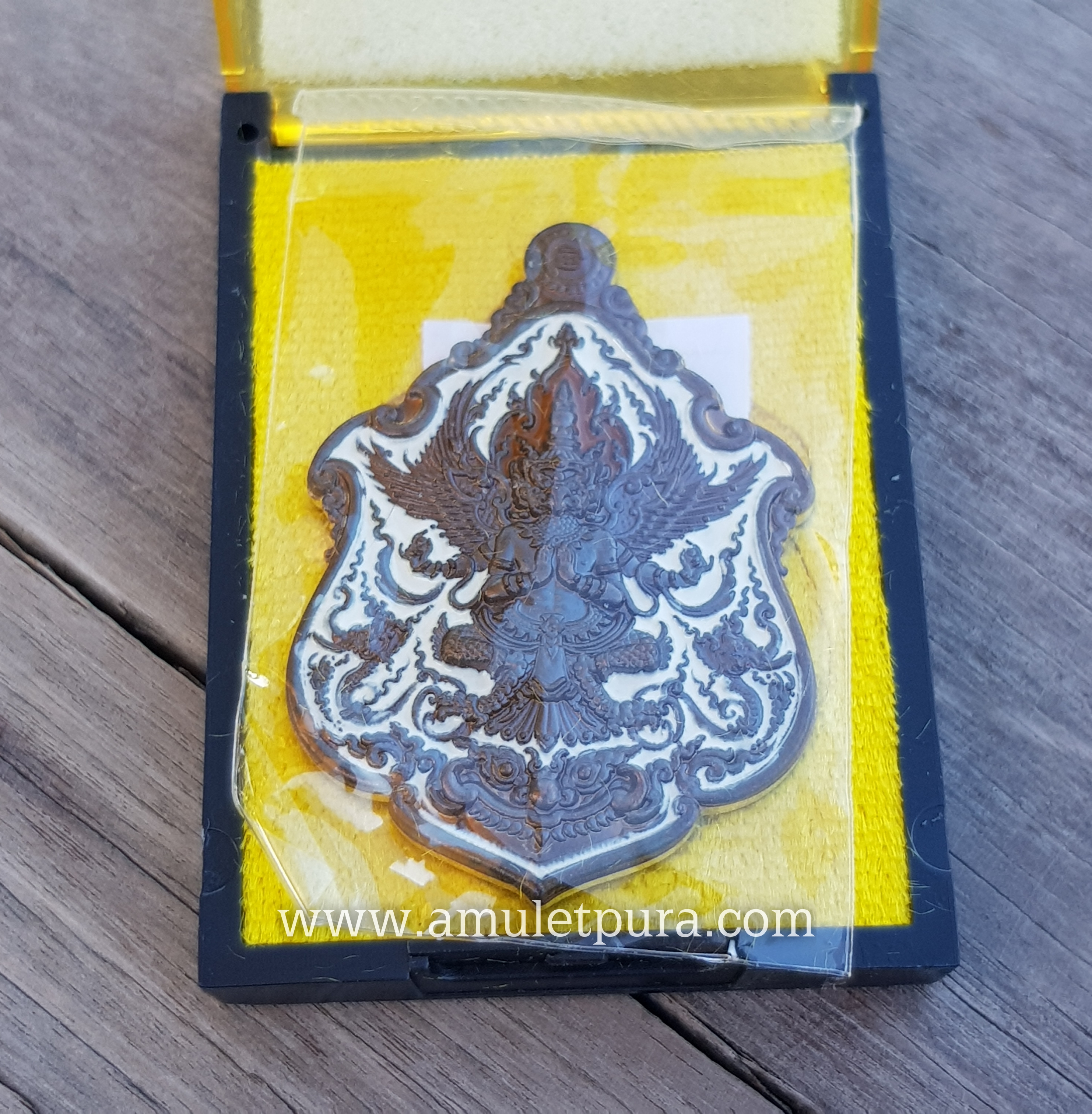 เหรียญพญาครุฑ(มหาชนวนลงยาขาว-ส้ม)รุ่นเจ้าสัวเวนไตย ปี63 หลวงพ่อฟู วัดบางสมัคร จ.ฉะเชิงเทรา(มีโค้ด หมายเลข116)