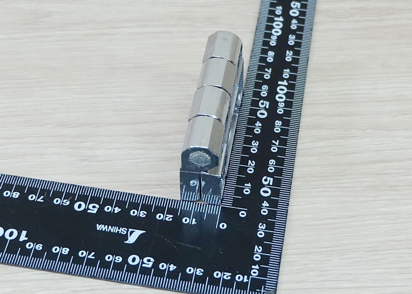 บานพับ Hinge 60x60 mm Zinc alloy หนา 8 mm ระยะรู 35x35 mm, รูยึด 8.2 mm (สีเงิน)