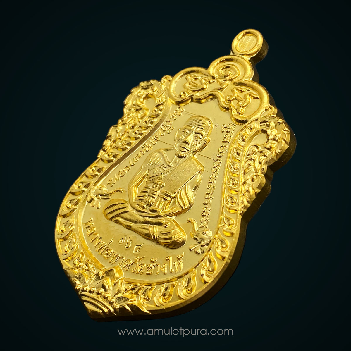 เหรียญเสมาหน้าเลื่อนหลวงพ่อทวดหลังพ่อท่านเขียว (เนื้อกะไหล่ทอง) รุ่นสร้างบารมี ปี57 พ่อท่านเขียว วัดห้วยเงาะ จ.ปัตตานี (มี 3 โค้ด หมายเลขรวยทั้งชาติ 168 สร้าง 999 องค์)