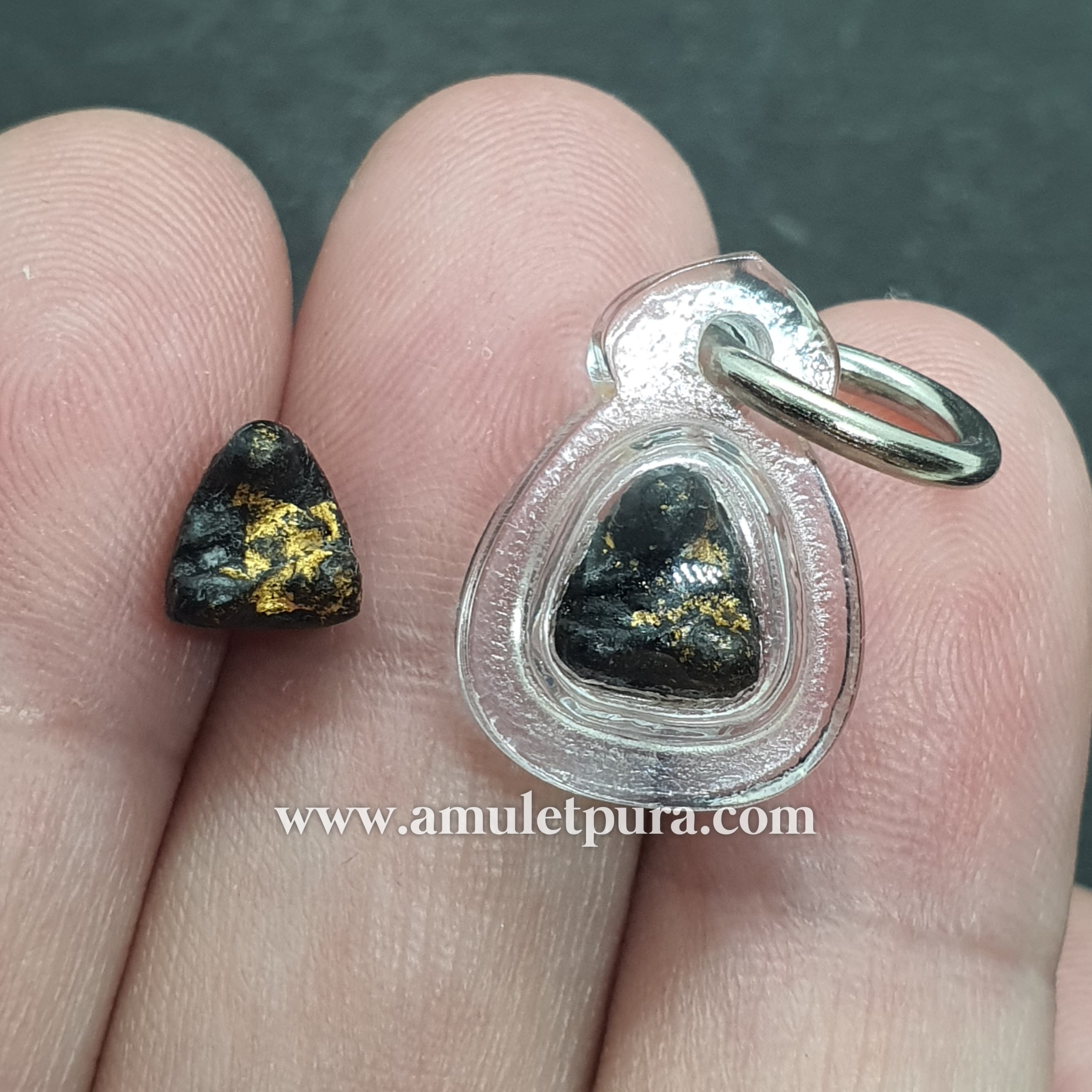 พระปิดตาอุดกริ่งหลวงปู่ศุข (พิมพ์จิ๋ว เนื้อผงคลุกรัก) หลวงปู่ศุข วัดปากคลองมะขามเฒ่า จ.ชัยนาท