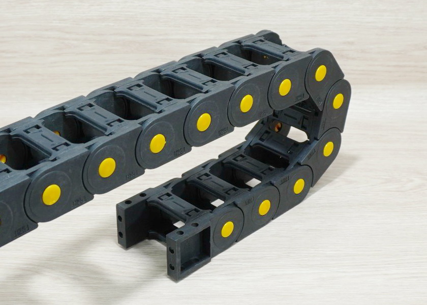 25 X 50 mm Cable Drag Chain R55mm ยาว 1M และ End Connectors (Bridge opening)