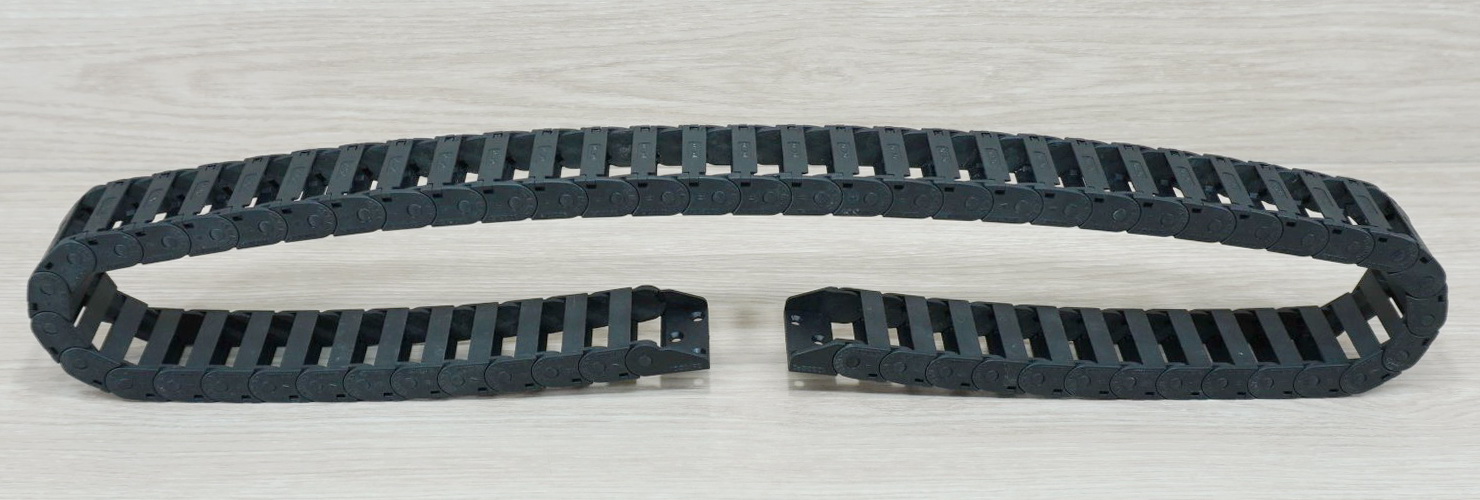 10 x 30 mm Cable drag chain R28mm ยาว 1M และ End Connectors (Bridge open outside)