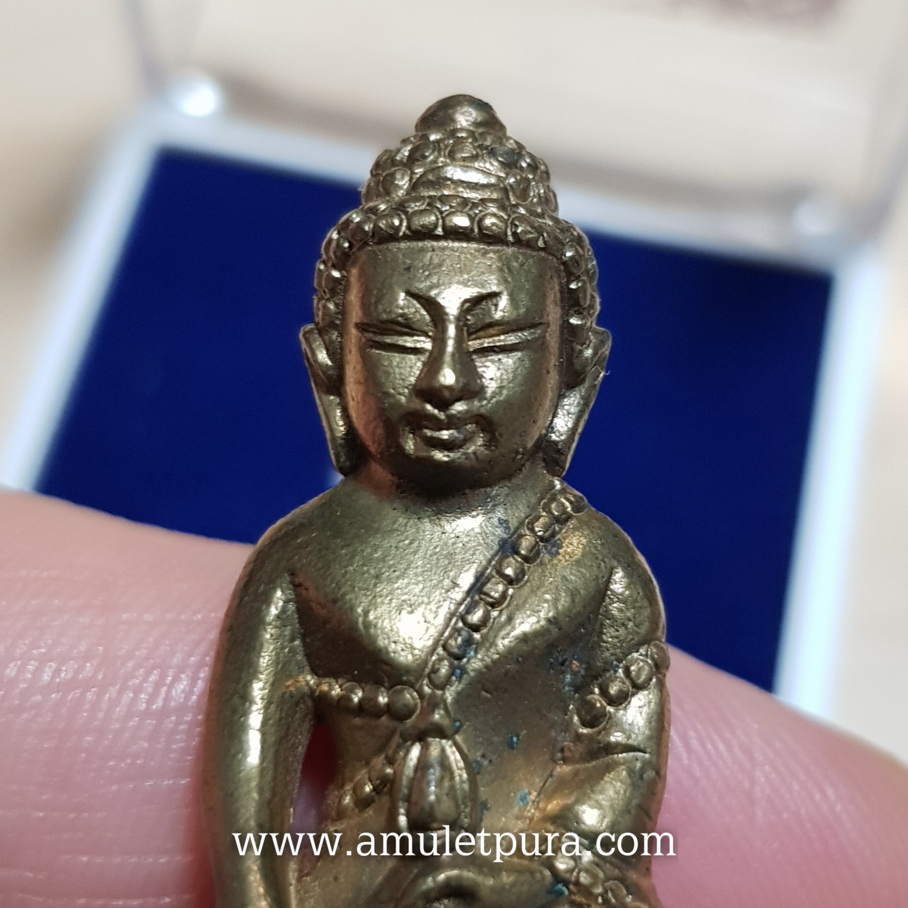 พระกริ่งมหาราช(เนื้อมหาชนวน ก้นทองแดง)ปี60 หลวงปู่ชัชวาลย์ วัดบ้านปูน จ.พระนครศรีอยุธยา(มีโค้ดใต้ฐาน หมายเลข118)