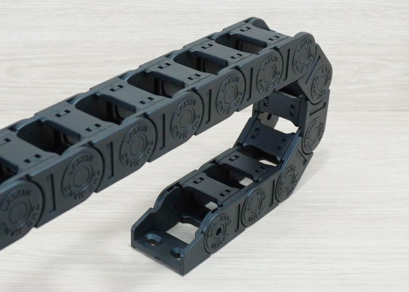 25 X 38 mm Cable Drag Chain R55mm ยาว 1M และ End Bridge Connectors (Bridge opening)