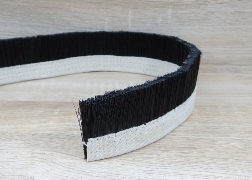 แปรงดักฝุ่น 50mm x 1M Nelon Brush Vacuum Cleaner (Black)