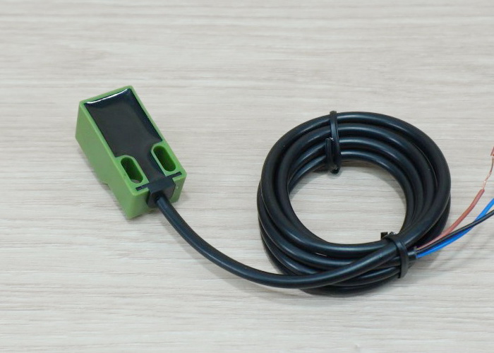 SN04-P (PNP, NO ระยะ 4mm) 6-36V DC Inductive Proximity Switch