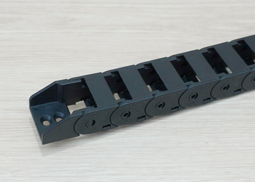 15 x 20 mm Cable Drag Chain R38mm ยาว 1M และ End Connectors (Bridge open outside)