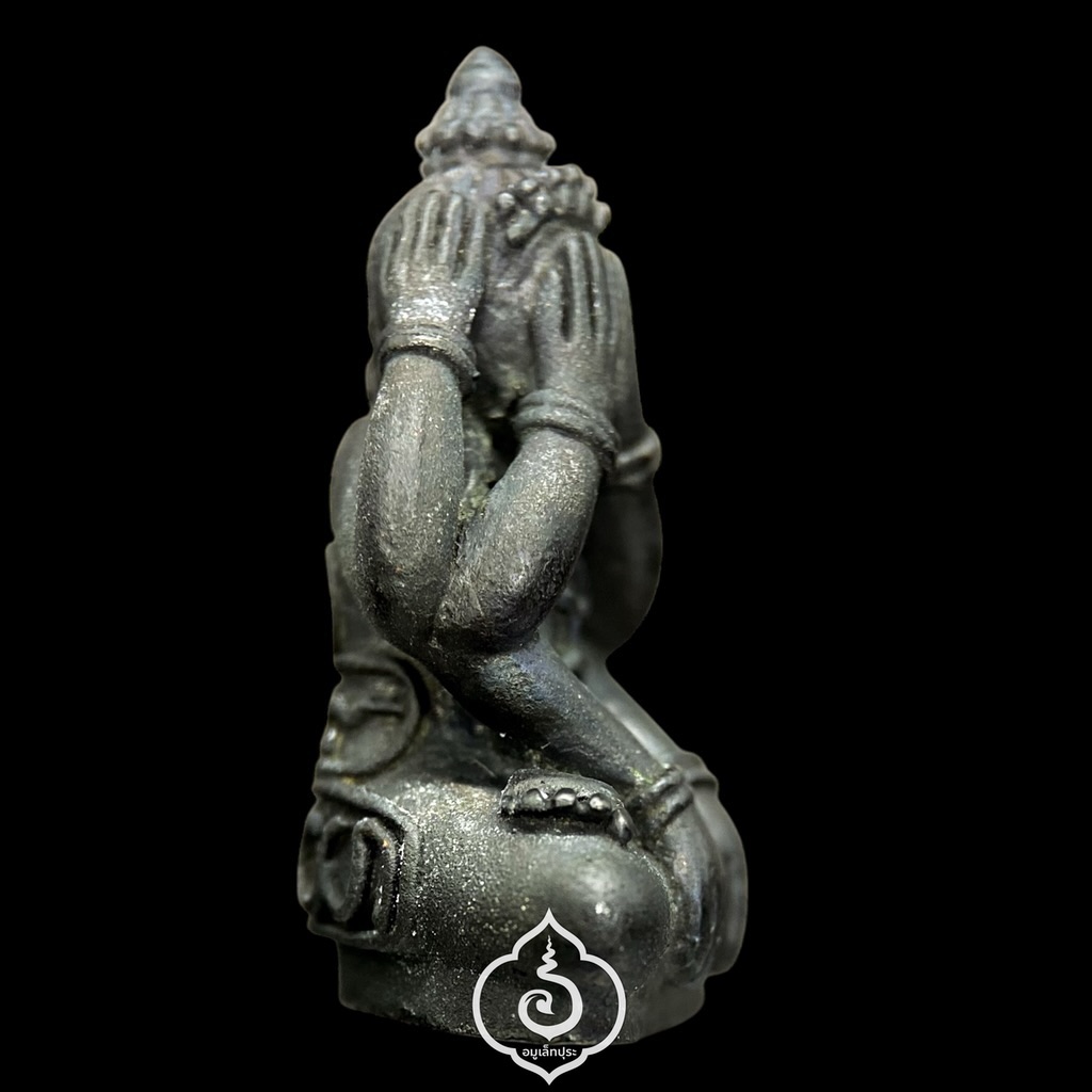 พระปิดตาอุดกริ่ง (เนื้อโลหะผสมรมดำ) รุ่นแซยิด 92 ปี มหาเศรษฐี ปี44 หลวงปู่เหลือ วัดท่าไม้เหนือ จ.อุตรดิตถ์ (มีโค้ดใต้ฐาน)