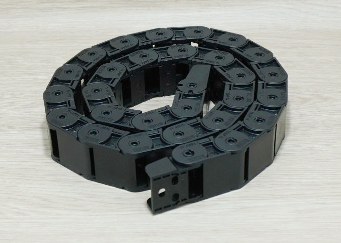 18 x 25 mm Cable Drag Chain R38mm ยาว 1M และ End Connectors (Semi-Enclosed)