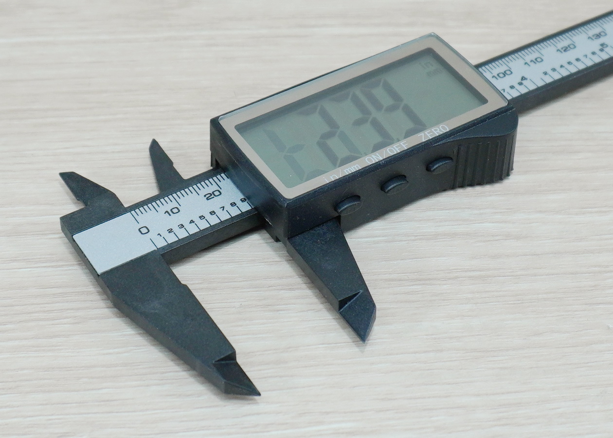 Digital Caliper 0-150mm, Accuracy ±0.2mm (Carbon Fiber Composite)