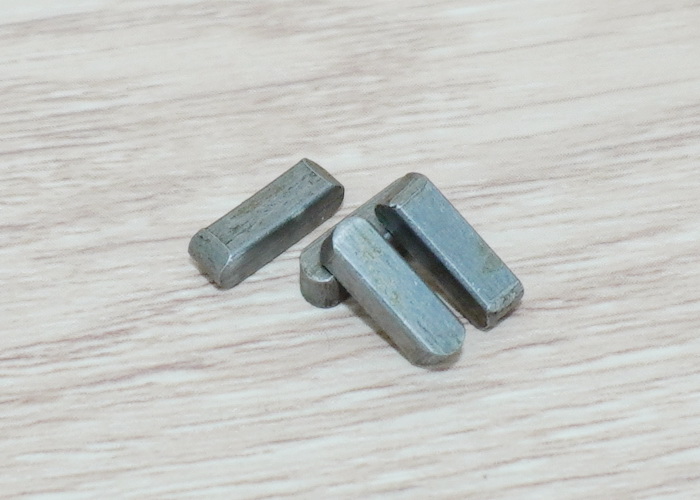 Flat Key Pin 3*3*10 Carbon Steel A-type Round Head Square (แพ็ค 4 ชิ้น)