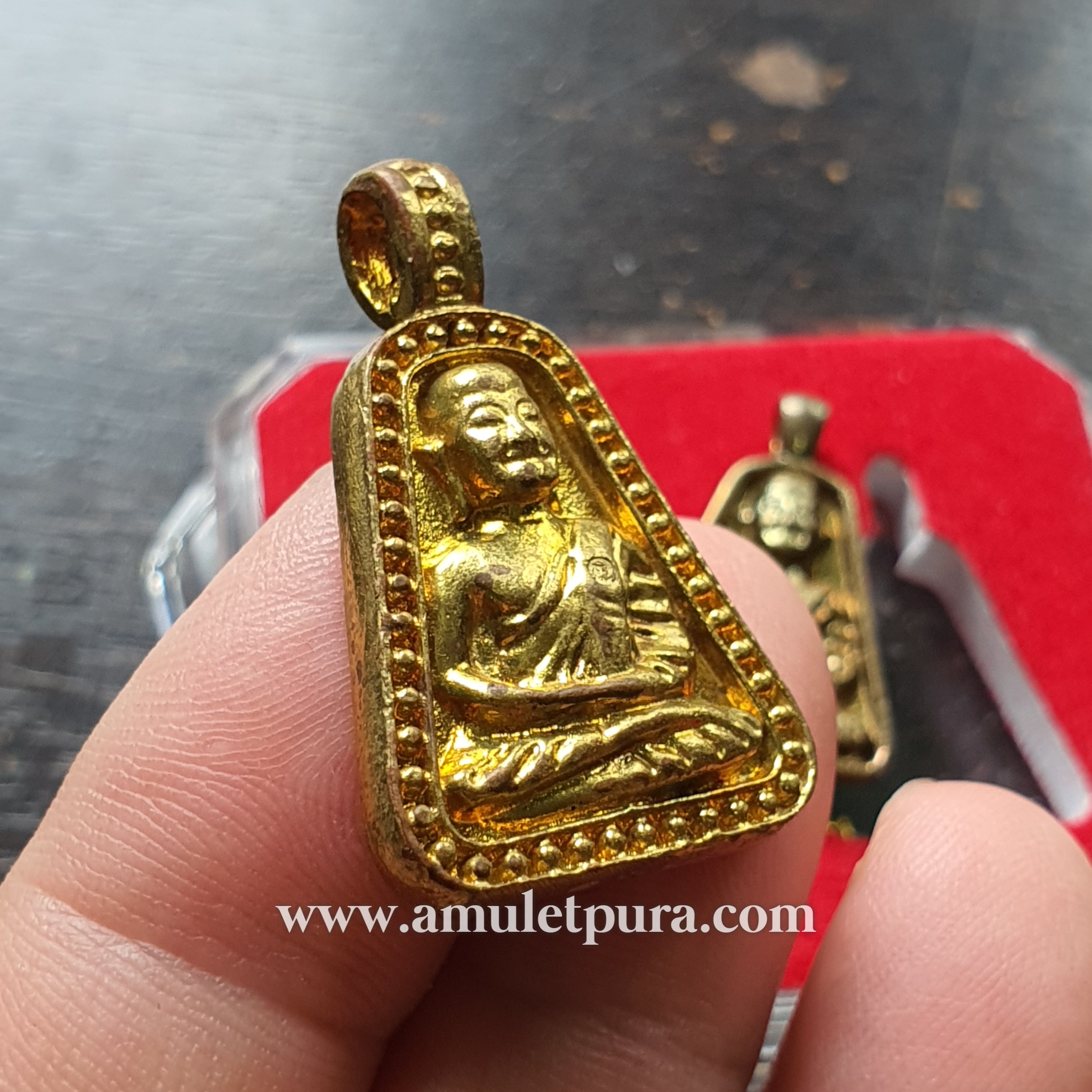 หลวงพ่อเงิน วัดบางคลาน (ชุดเหรียญจอบใหญ่-เล็ก เนื้อทองระฆัง) รุ่นรวยเงินล้าน ปี42 วัดบางคลาน จ.พิจิตร (ตอกโค้ด "เงิน" ที่สังฆาฏิ หมายเลข1833)