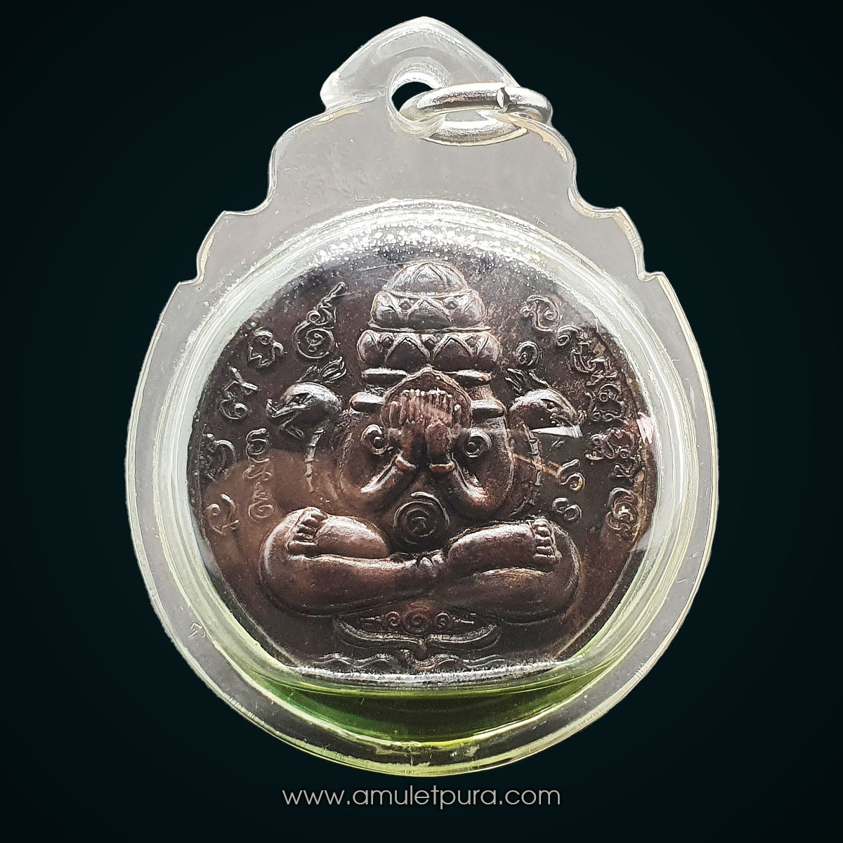 พระปิดตาพังพระกาฬ รุ่นธงชัย พระพรหมมังคลาจารย์ (เจ้าคุณธงชัย) วัดไตรมิตรฯ ปี59 (เนื้อทองแดงรมดำ เลี่ยมใส่น้ำมันเสือผสมว่าน 108 เพื่อเพิ่มพุทธคุณเข้มขลัง)