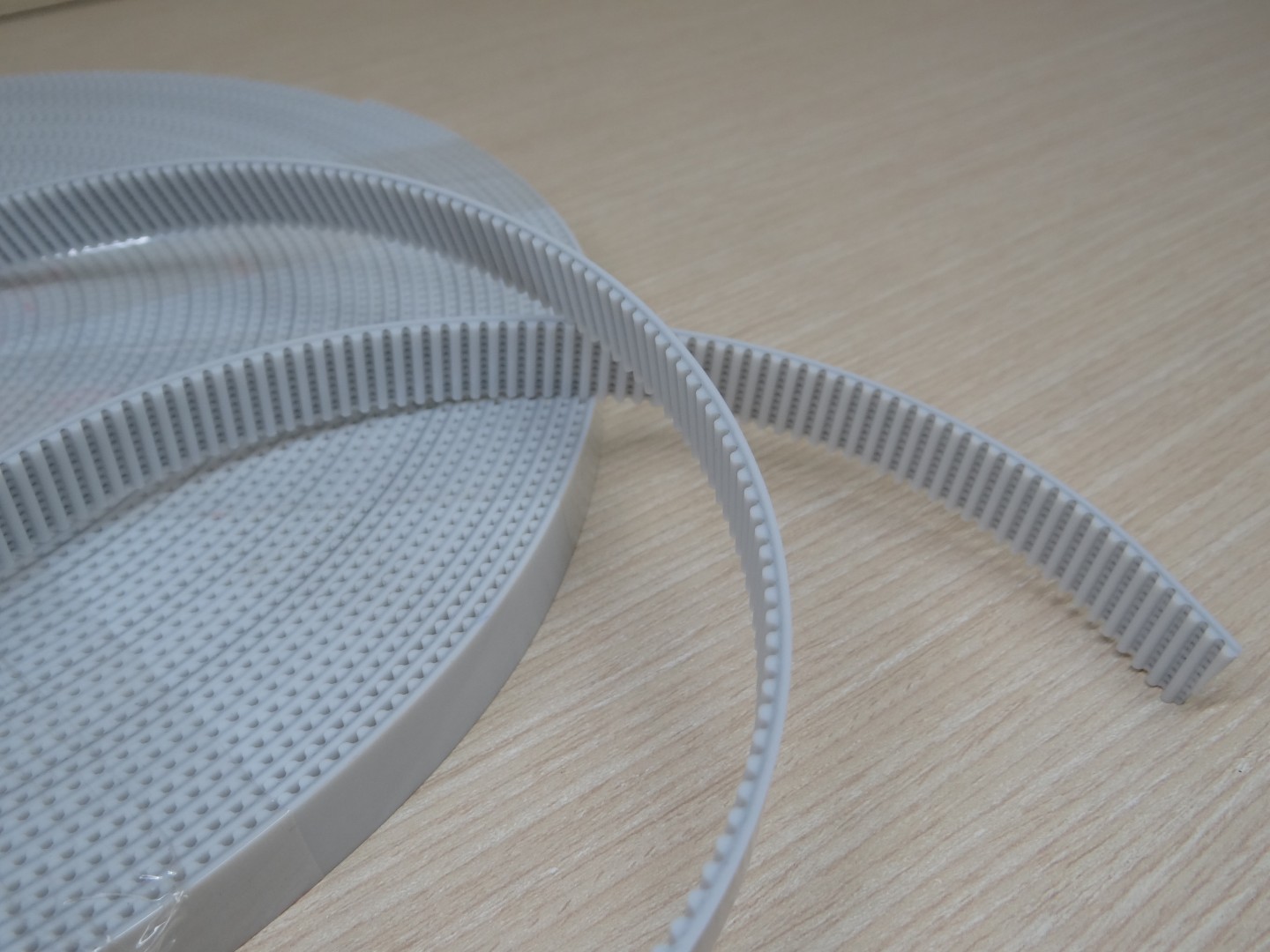 HTD-3M-15mm PU Timing Belt Steel Core สีขาว (สานแถบเส้นเหล็กในสายพาน ราคา/1เมตร)