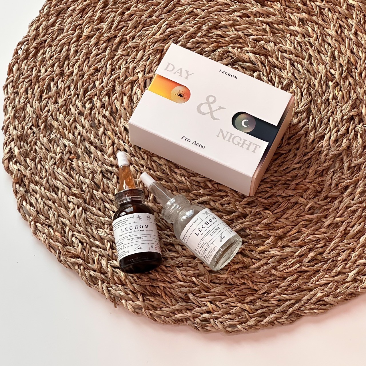 [ หมดค่ะ ] เลอโฉม Lechom Day & Night สูตรใหม่ 20 ml 1 แถม 2 ลดสิว ผิวชุ่มชื่น กระจ่างใส