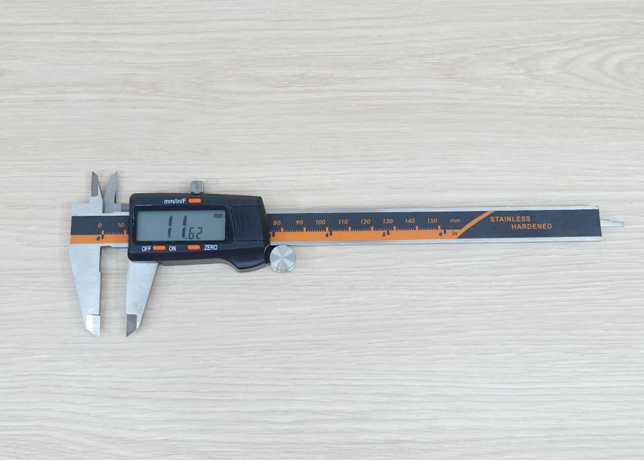 Syntek, Fractional Display 150mm Stainless Steel Digital Vernier Caliper, Accuracy ±0.04mm
