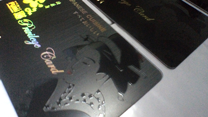 พิมพ์บัตรเคลือบด้าน Spot Holographic Business Card