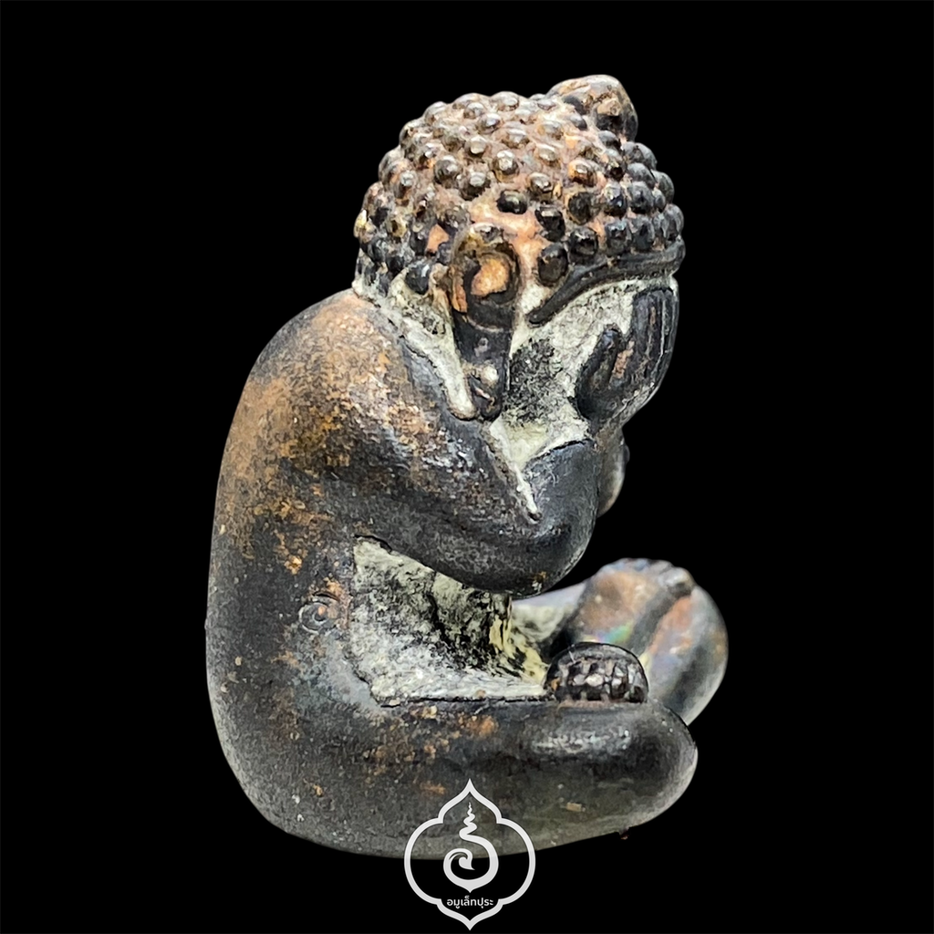 พระปิดตาเทพบันดาล หลวงปู่สอ อายุ 113 ปี (เนื้อมหาชนวน เทเพชรฆาตฤกษ์) ปี61 วัดโพธิ์ศรี จ.นครพนม (ก้นอุดเทียนชัย อุดมวลสารว่านเครือร้อยปลา มีโค้ด หมายเลข 2930)