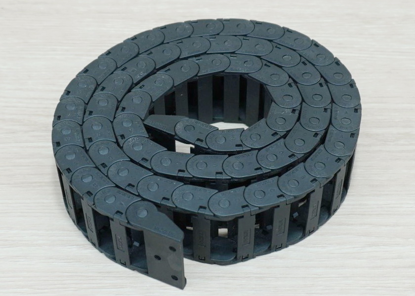 10 x 30 mm Cable drag chain R28mm ยาว 1M และ End Connectors (Bridge open outside)