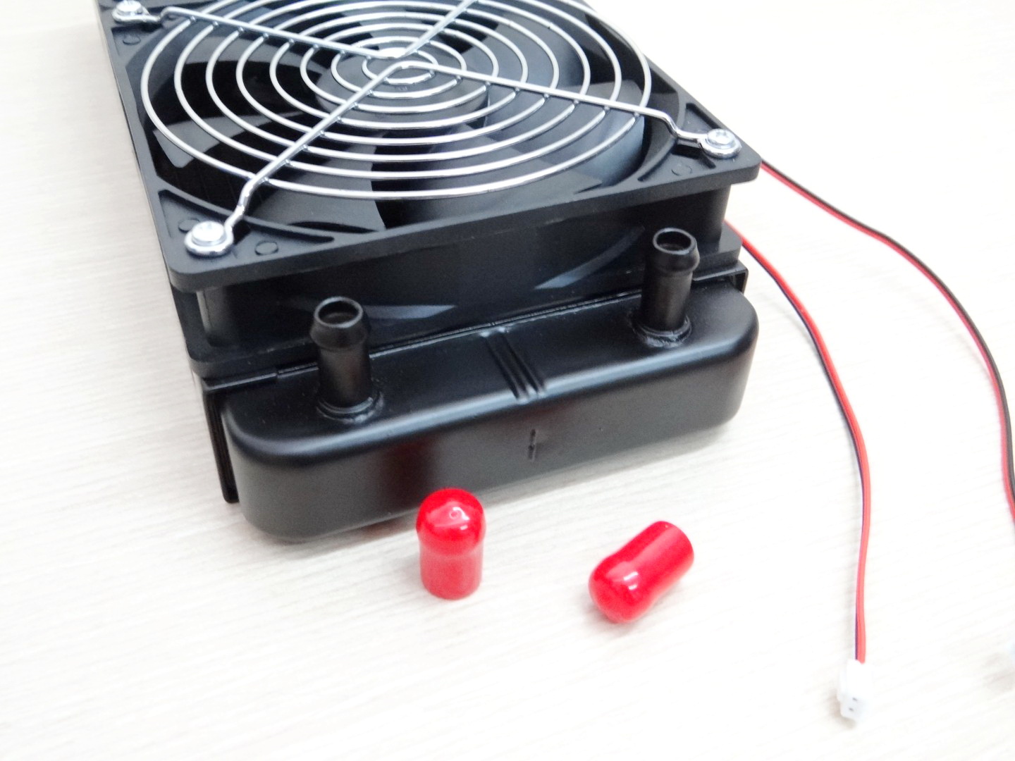 240mm Aluminum Radiator Water Cooling 18 Tube Heat Exchanger (หัวจุก 10mm) + 2 Fans 12V DC