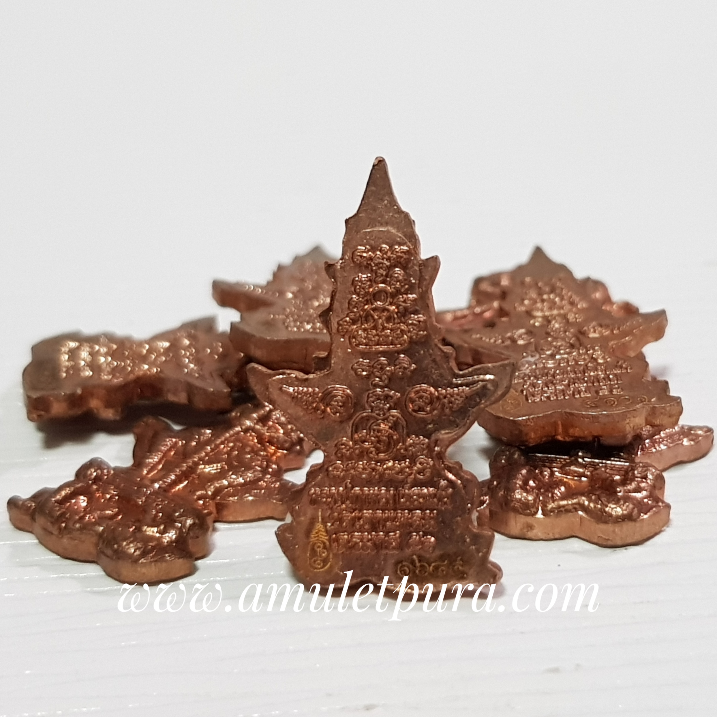 ปรกท้าวเวสสุวรรณหน้ายักษ์(ทองแดงขัดเงา)รุ่นเขี้ยวแก้วประกาศิต ไตรมาส 2551 หลวงปู่กาหลง วัดเขาแหลม จ.สระแก้ว(ตอกโค้ดและหมายเลขกำกับ)