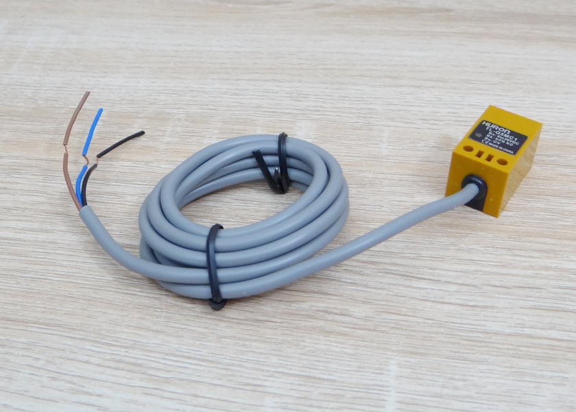 TL-Q5MC1 (NPN, NO ระยะ 5mm) 6-36VDC Inductive Proximity Sensor