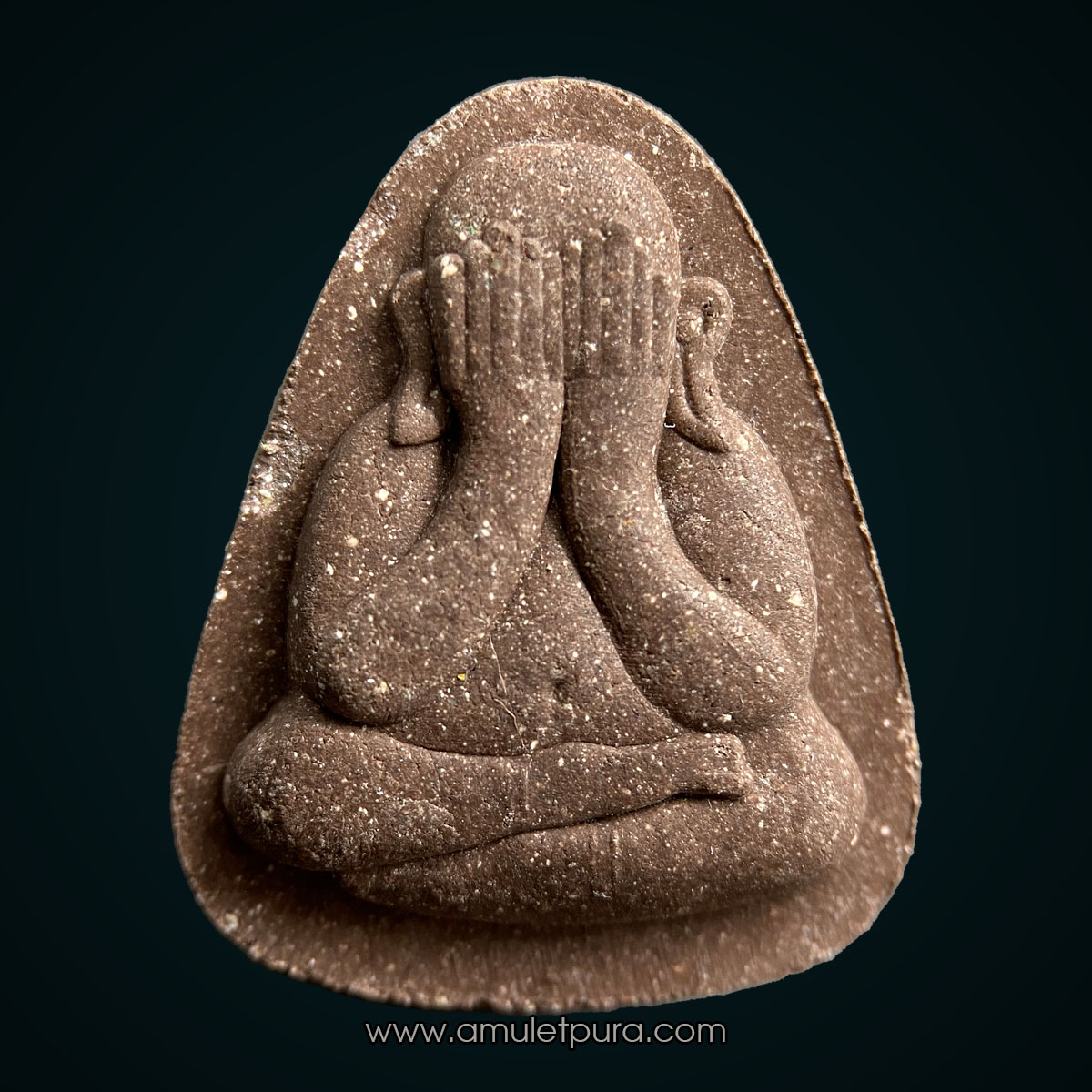 พระปิดตาปลดหนี้ รุ่นแรก หลวงปู่มหาศิลา (เนื้อผงไม้ตะเคียน บล็อกกรรมการ กำไรโค้ง) ปี63 สวนสงฆ์แกเปะ วัดโพธิ์ศรีสะอาด จ.กาฬสินธุ์ (ปลุกเสกในพระธาตุพนม และโบสถ์วัดโพธิ์ศรีสะอาด 9 วัน 9 คืน)