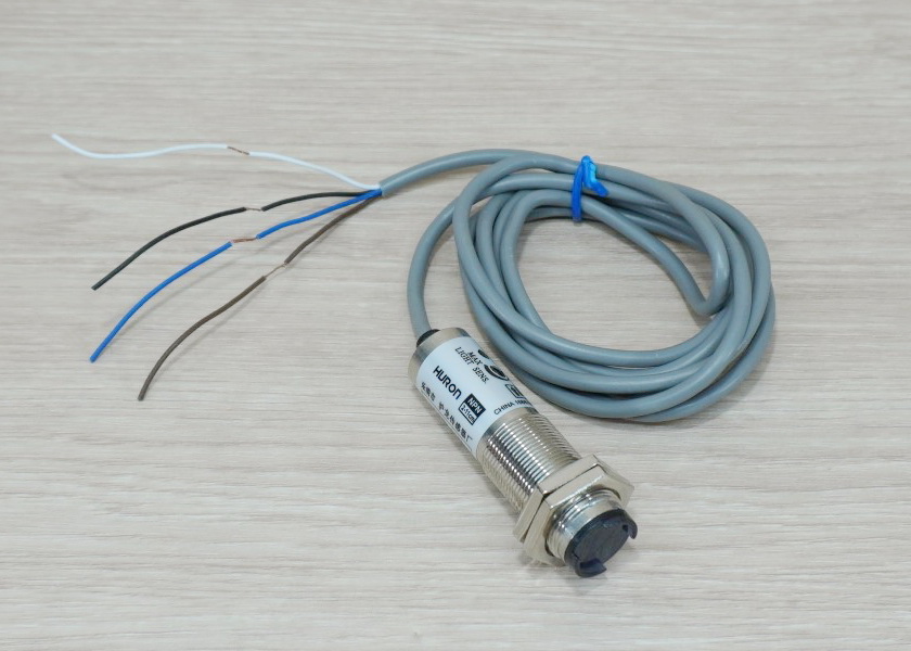 CDD-11N Photoelectric Switch 2-11cm Detection Range Adjust (NPN, NO/NC)