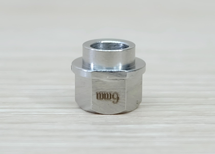 Eccentric column 6 mm step - bore 5mm (304 stainless steel)