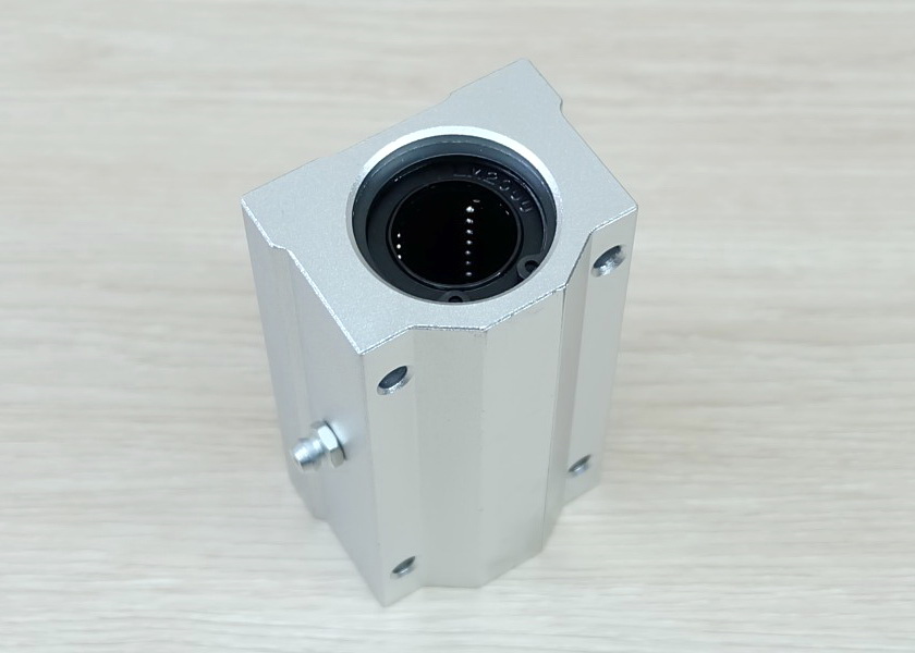 SCS20LUU Linear Ball Bearing Block 20mm