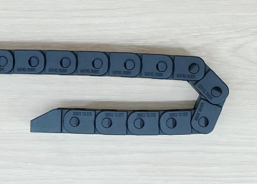 10 X 10 mm Cable Drag Chain R18mm ยาว 1M และ End Connectors