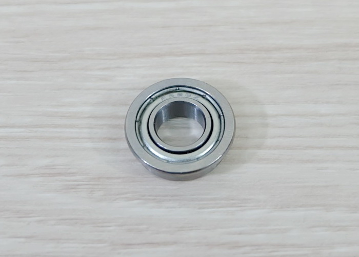 F688zz (8x16x5mm) Flange Deep Groove Ball Bearing