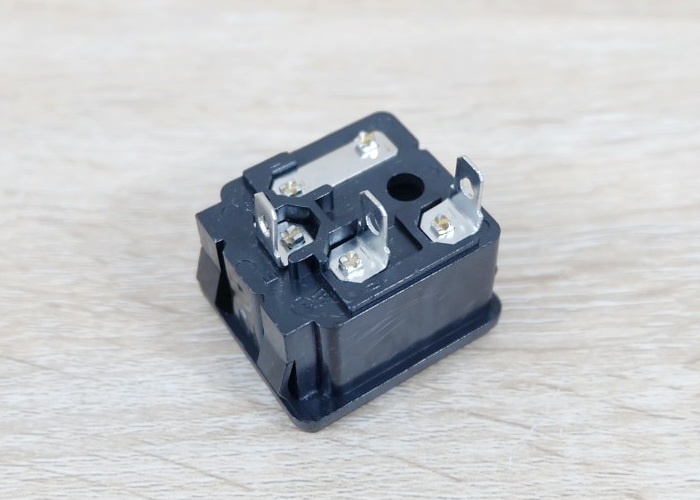 AC-02 Plug Socket 3 Pin Male AC250V พร้อมสวิทช์และฟิวส์ 10A