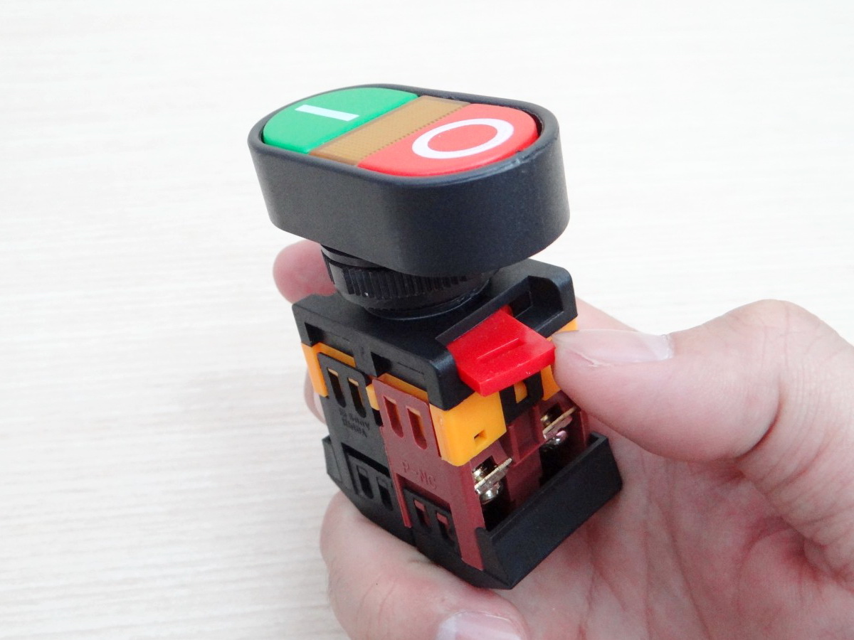 APBB-22N Control Push Button Switch With (220V LED light) Start/Stop 10A/600V (กดติด-ปล่อยดับ)