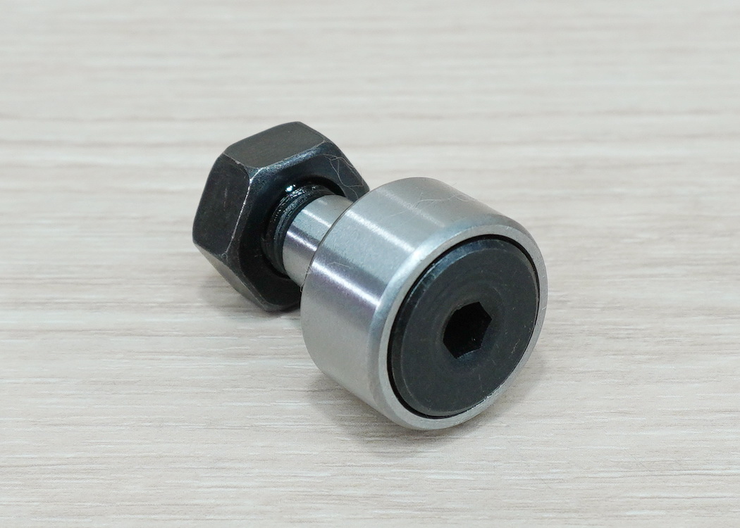 CF10/ KR22 Cam Follower Needle Roller Bearing M10x1.25mm