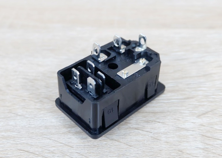 AC-01 Plug Socket 3 Pin Male AC250V พร้อมสวิทช์และฟิวส์ 10A