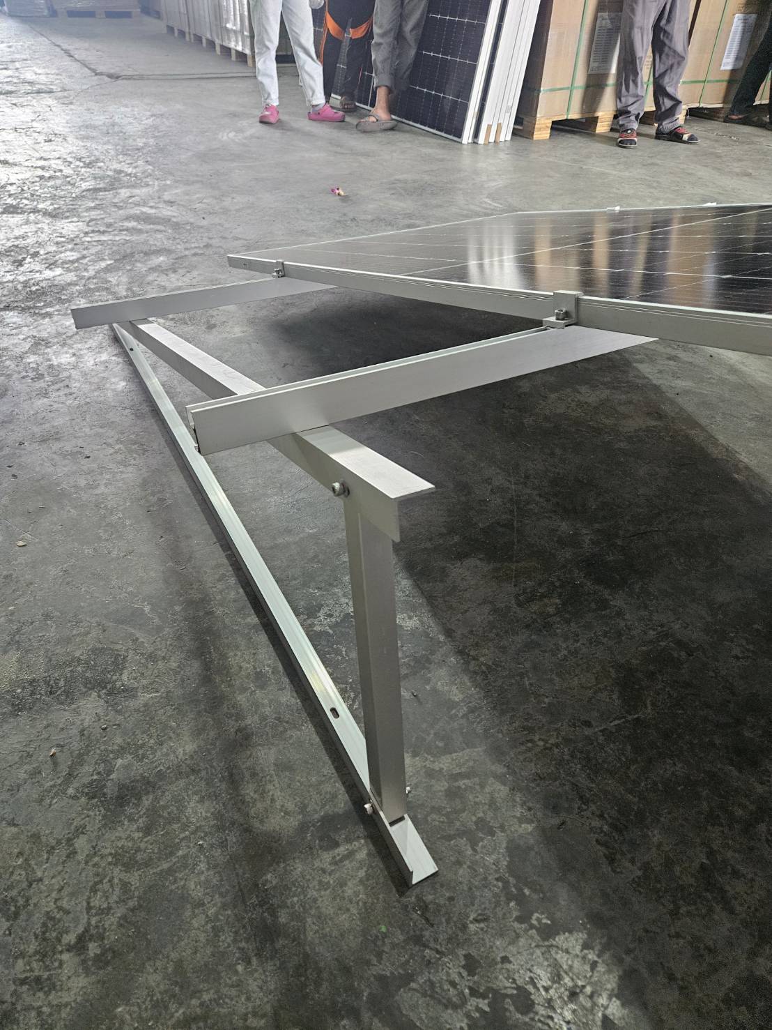 ขาตั้งแผงโซล่าร์เซลล์ 1800MM. บนดาดฟ้า พื้นปูน
