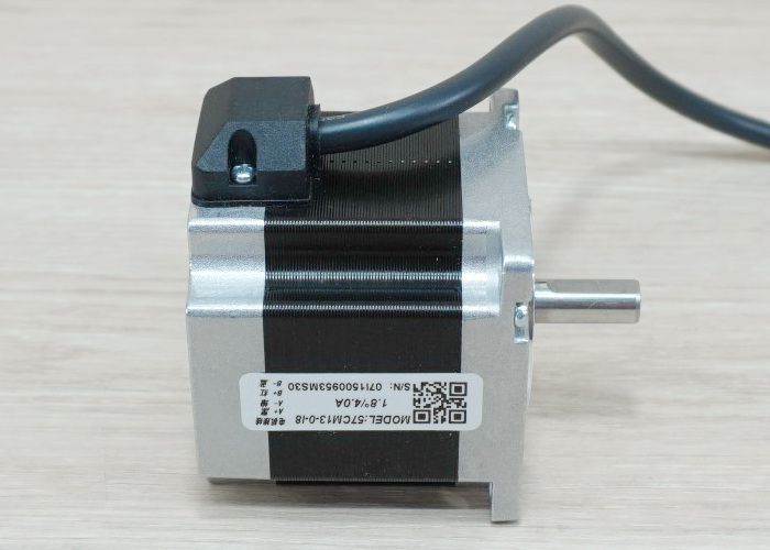 Leadshine - Stepper Motor (Nema 23) แรงบิด 1.3N.m 4A Shaft 8mm (57CM13-0-I8) 40cm Cable