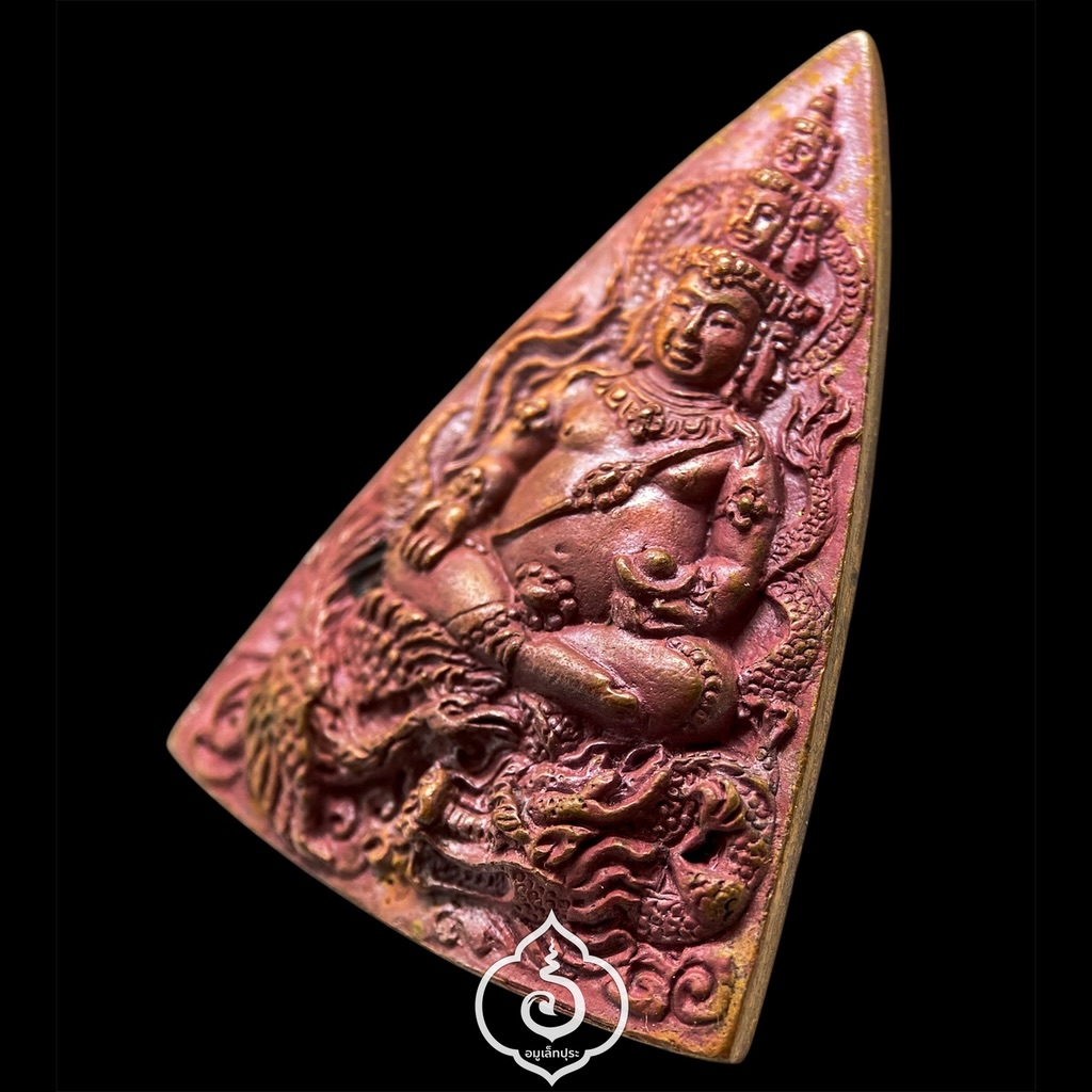 พระเก้าหน้ามหาเศรษฐีขี่ไก่ฟ้าพญามังกร (ชนวนเก่าผิวเดิม) รุ่นปาฏิหาริย์เหนือดวง ปี55 หลวงปู่ทองดำ วัดถ้ำตะเพียนทอง จ.ลพบุรี (มีโค้ดและหมายเลข 1052)